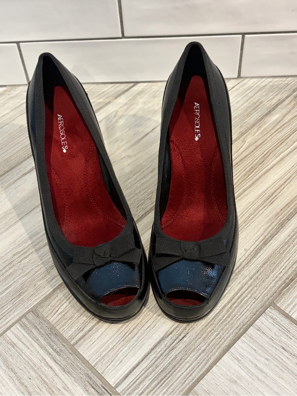 AEROSOLES PEEP TOE HEELS